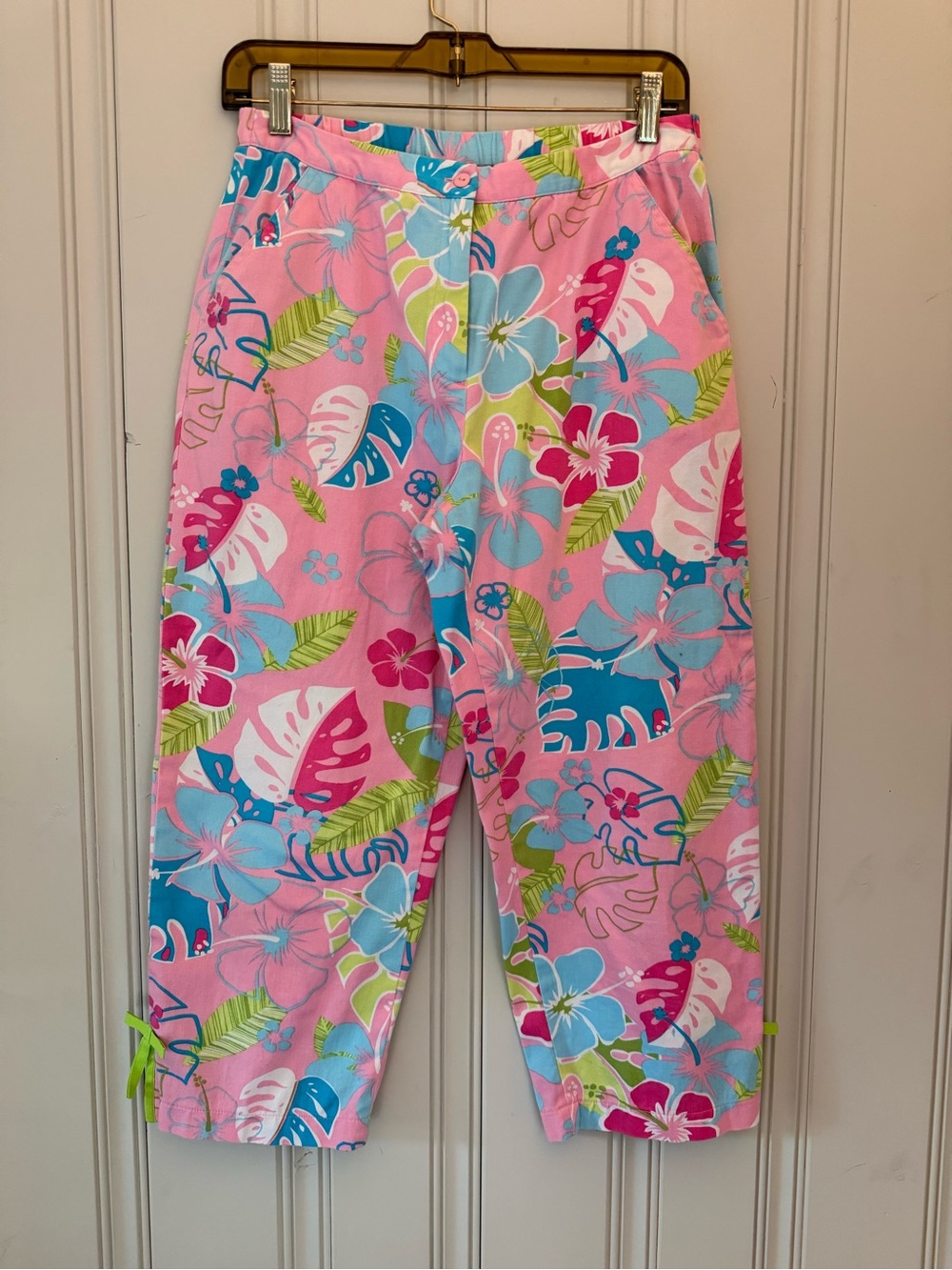 Vintage Onque Casuals Pink Floral Cropped Lounge Pants with Blue & Green Accents